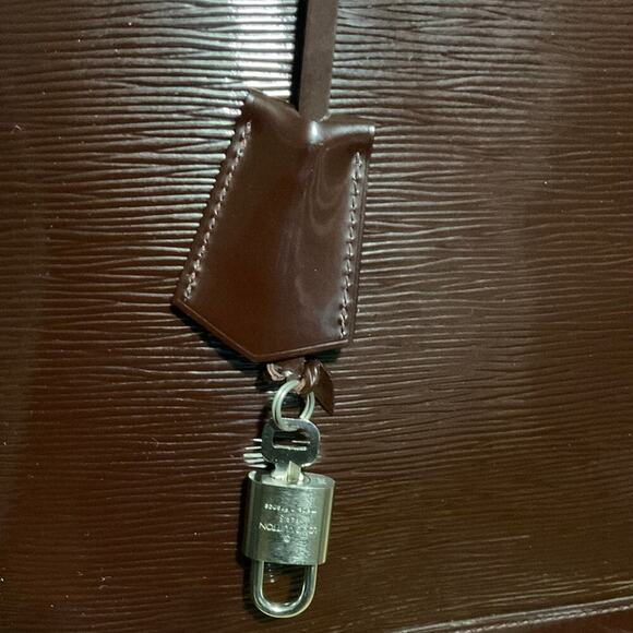 Louis Vuitton Epi Leather Alma GM Purple Handbag W/ Padlock Key and Dust Bag - Picture 10 of 16